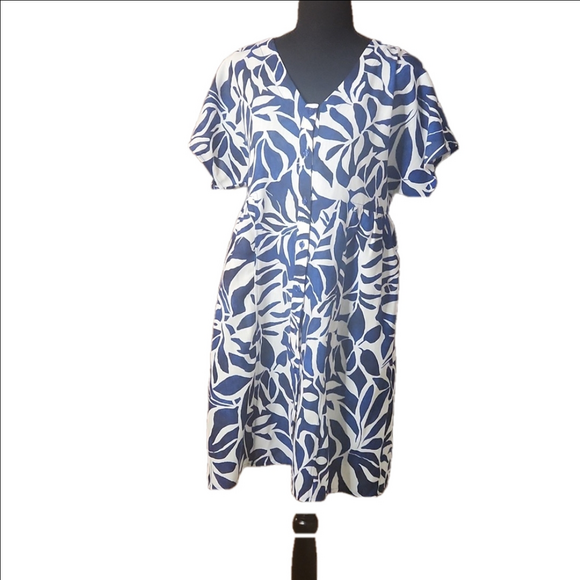 Emma & Michele Dresses & Skirts - Emma & Michelle button up casual dress, size medium